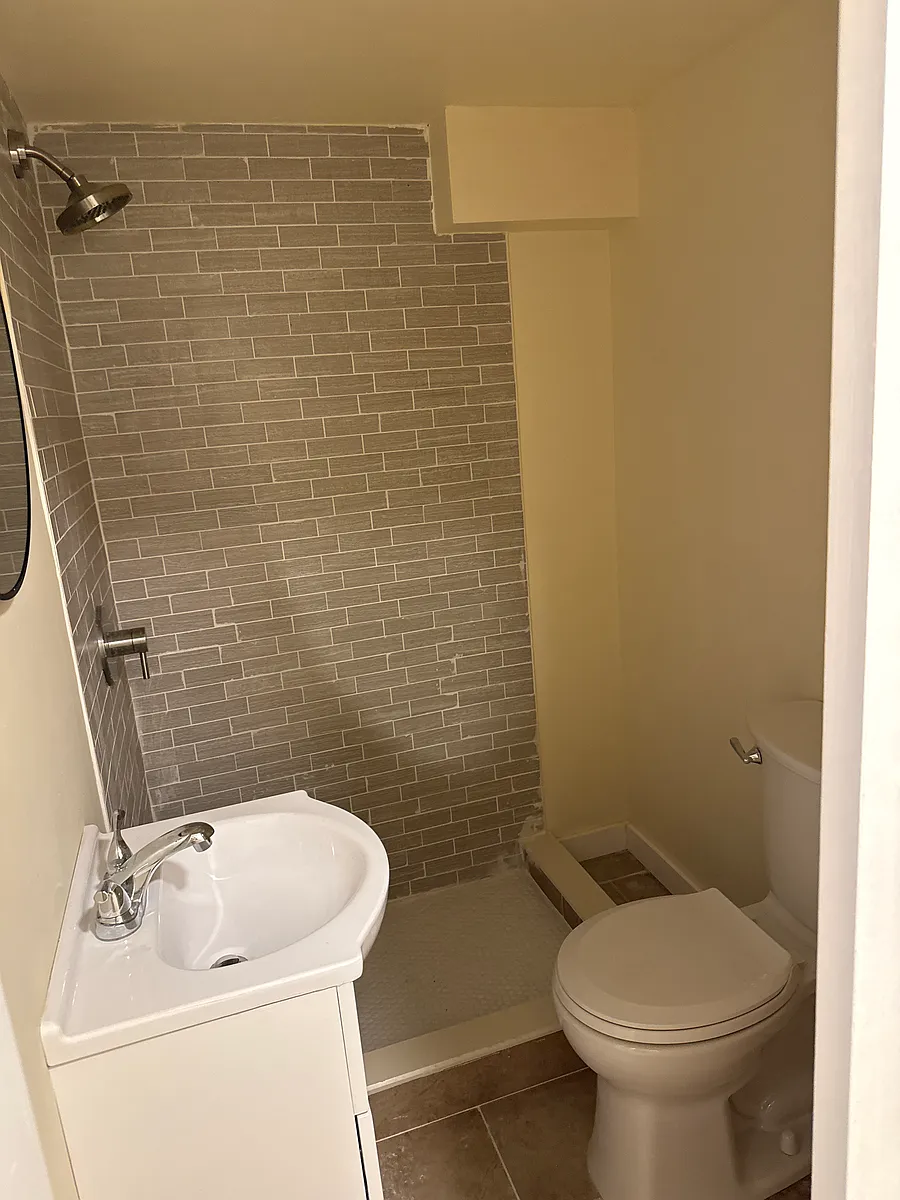 Building Photo - 1510 Llanwellyn Ave #1