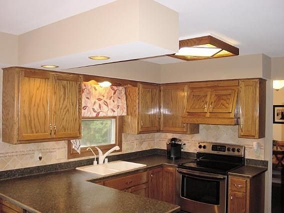 2nd image of W201N17020 Chateau Dr