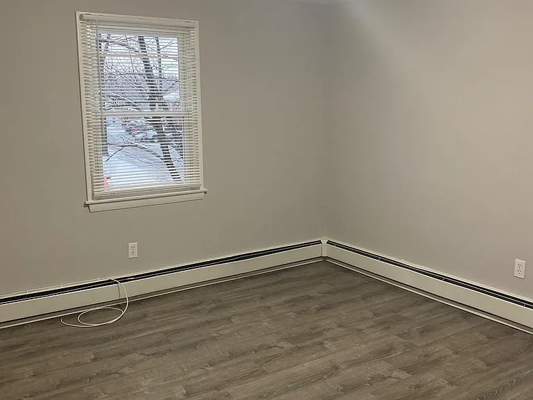 Evergreen Manor — Photo 33