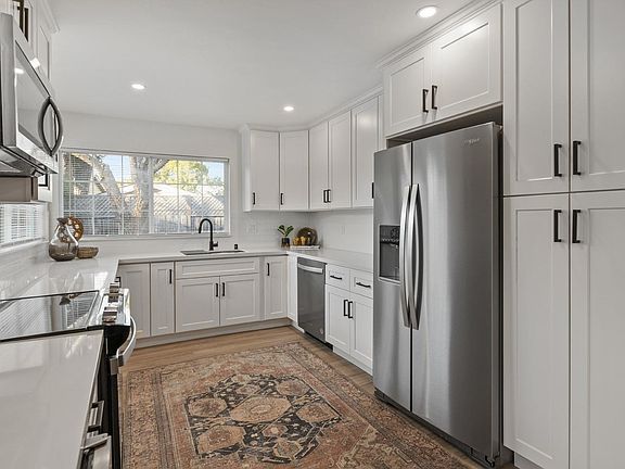 4th image of 2363 Maria Luz Court W