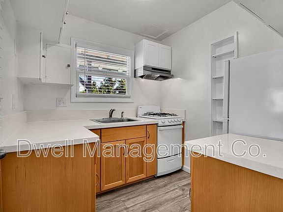 5th image of 8075 Lemon Ave