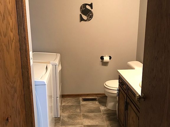 Laundry/ 1/2 bath