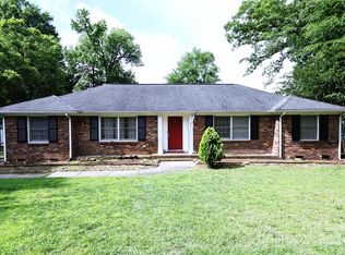 7820 Meadowdale Ln, Charlotte, NC 28212
