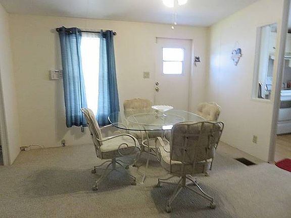 3rd image of 1007 Lakeshore Dr