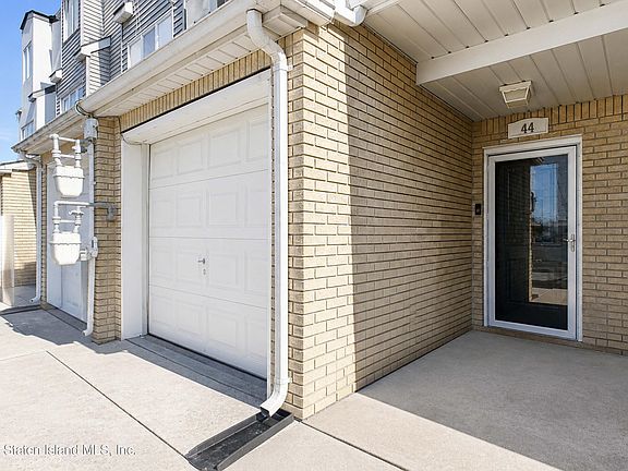 3rd image of 44 Girard St
