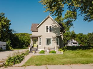 517 2nd St NW, Waseca, MN 56093