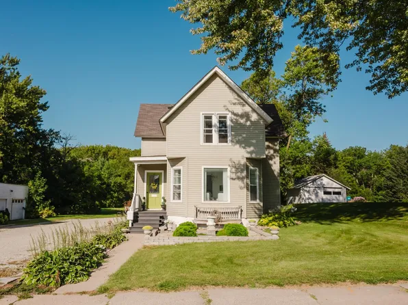 517 2nd St NW, Waseca, MN 56093