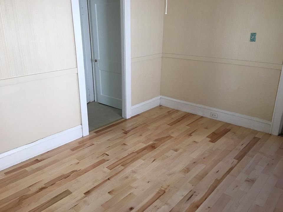 Living room / bedroom