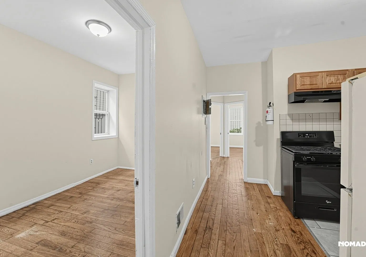 Charming 4BR Duplex in Newark — Photo 3