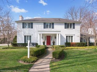 1001 Whittier Rd, Grosse Pointe Park, MI 48230
