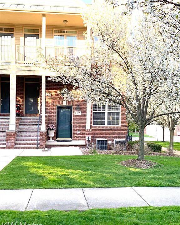 1st image of 425 Old Pine Way #1