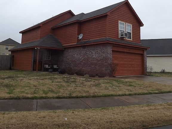 3rd image of 4876 Royal Run Dr