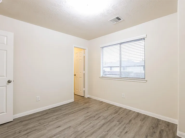 12258 Gemma — Photo 12
