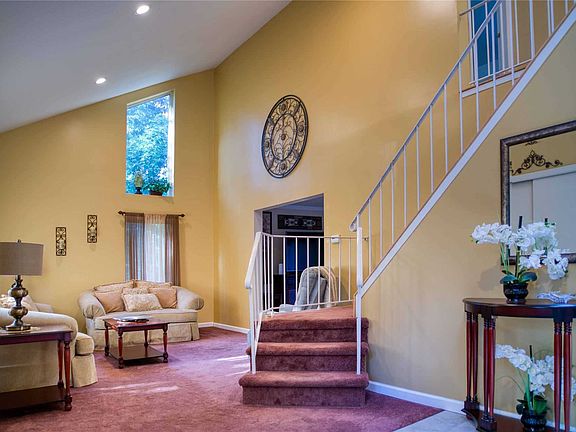 3rd image of 45 Florence Dr