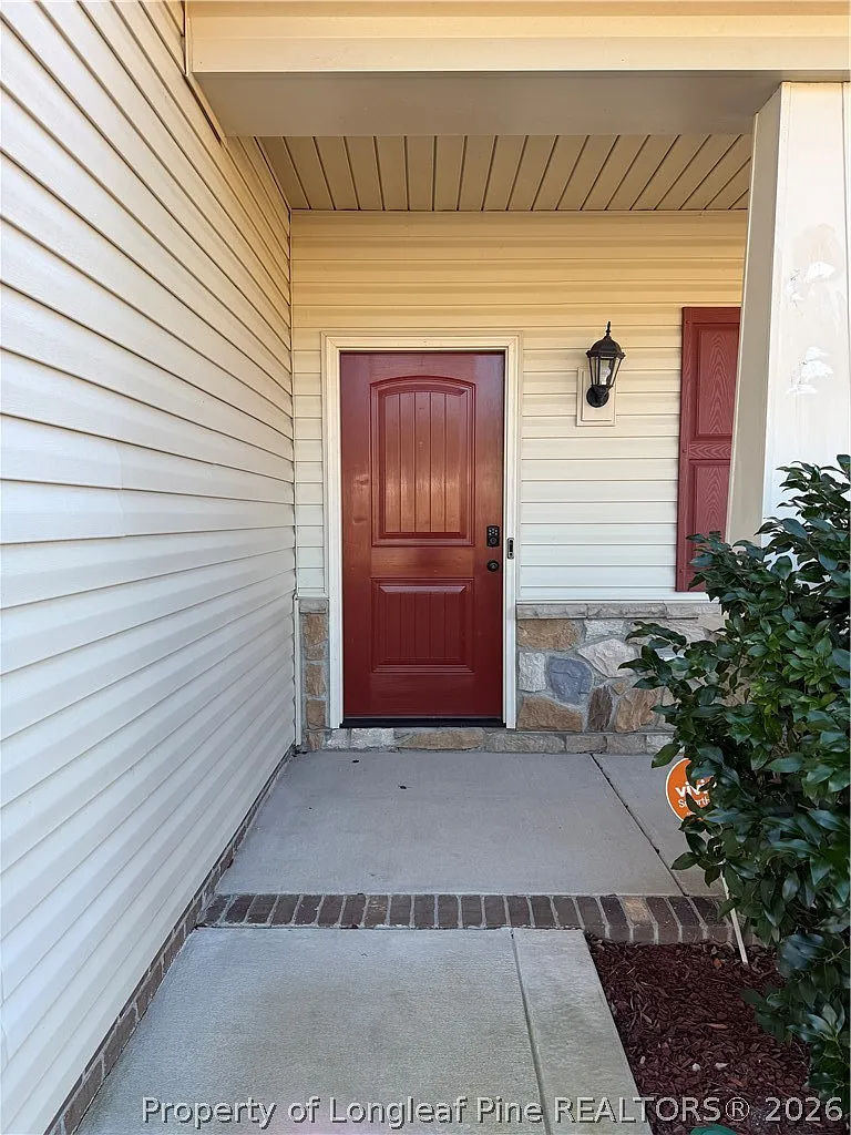 3 bed, 2.5 bath, 2072 sqft, $1,775 — Photo 2