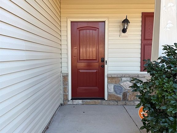 2nd image of 22 Raintree Ln