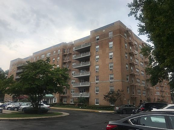 4th image of 8429 153rd Ave APT 2N