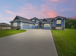 1134 Colt Ln, Norwalk, IA 50211