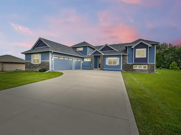 1134 Colt Ln, Norwalk, IA 50211