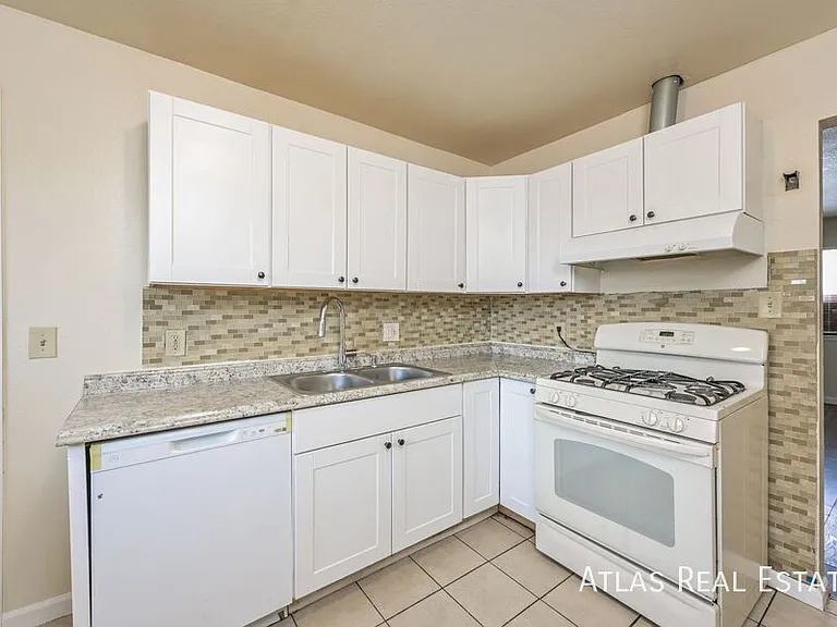 1463 W Byers Pl — Photo 1