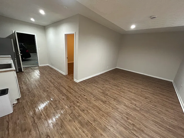 3637 Windmill Rd #2 — Photo 3