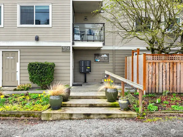 9056 Mary Avenue NW #302, Seattle, WA 98117