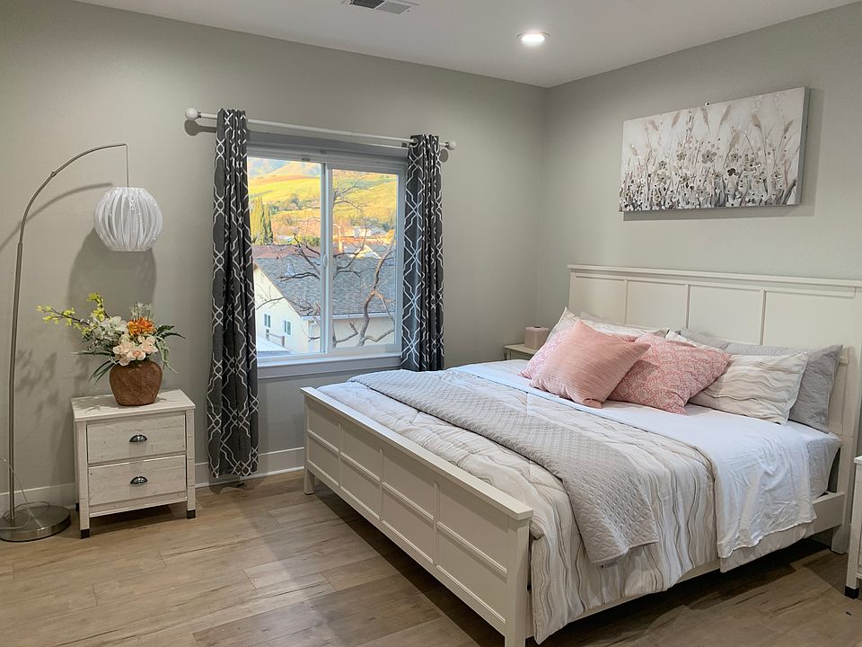 upstair-bedroom
