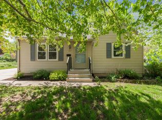 1615 Hollywood Blvd NE, Cedar Rapids, IA 52402