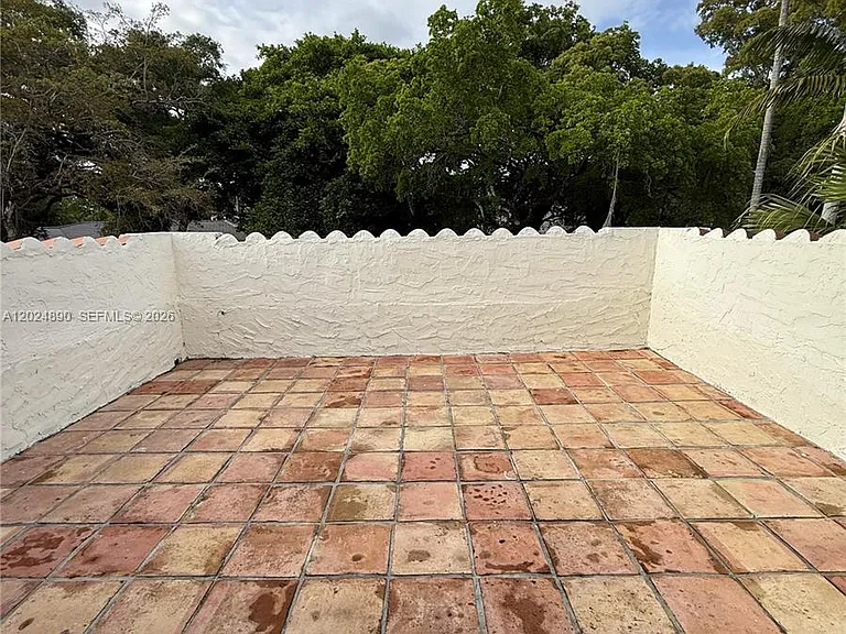 502 Madeira Ave #A — Photo 4