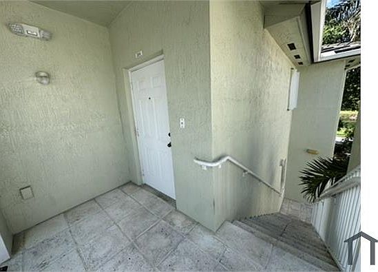 4th image of 2641 NE 4th St Unit 204