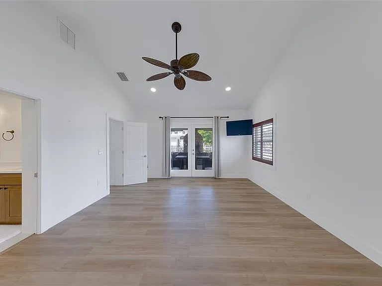210 176th Terrace Dr E — Photo 22