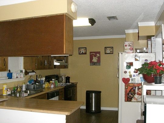 3rd image of 1604 Hillsdale St