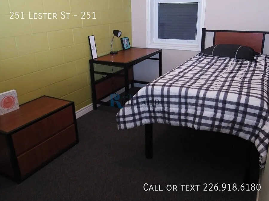 1 bed, 1.0 bath, $695 — Photo 3