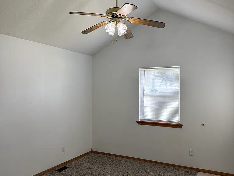 828 S Brownell Ave — Photo 3