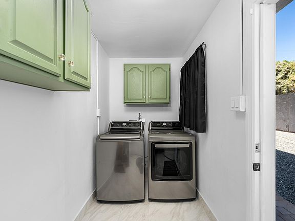 5th image of 17319 Keith St