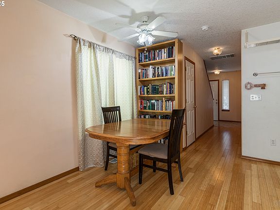 5th image of 59121 Oak Glen Dr