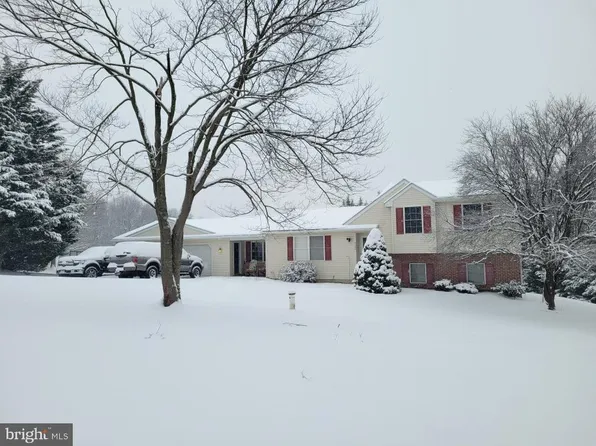 4088 Simpson Dr, Westminster, MD 21158