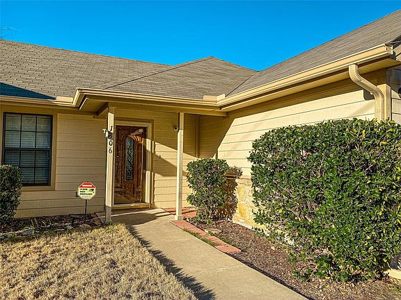 2nd image of 1306 Laredo Dr