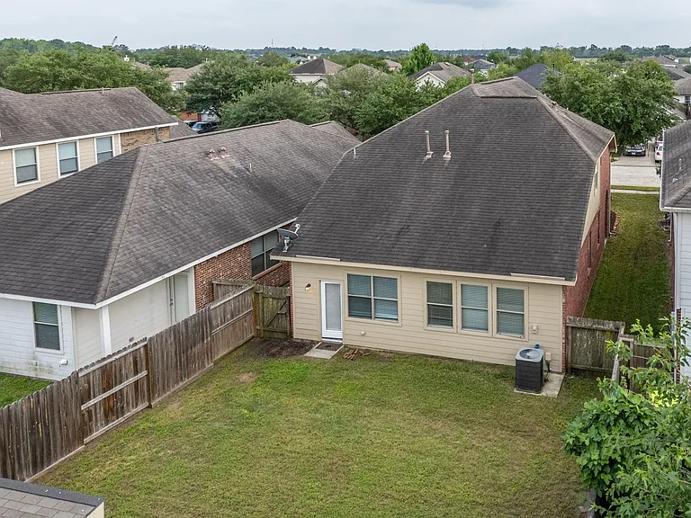 1702 Bonnyton Ln — Photo 11