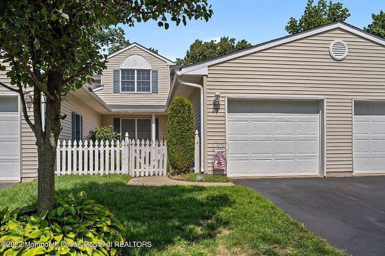 1st image of 23 Cherrywood Cir