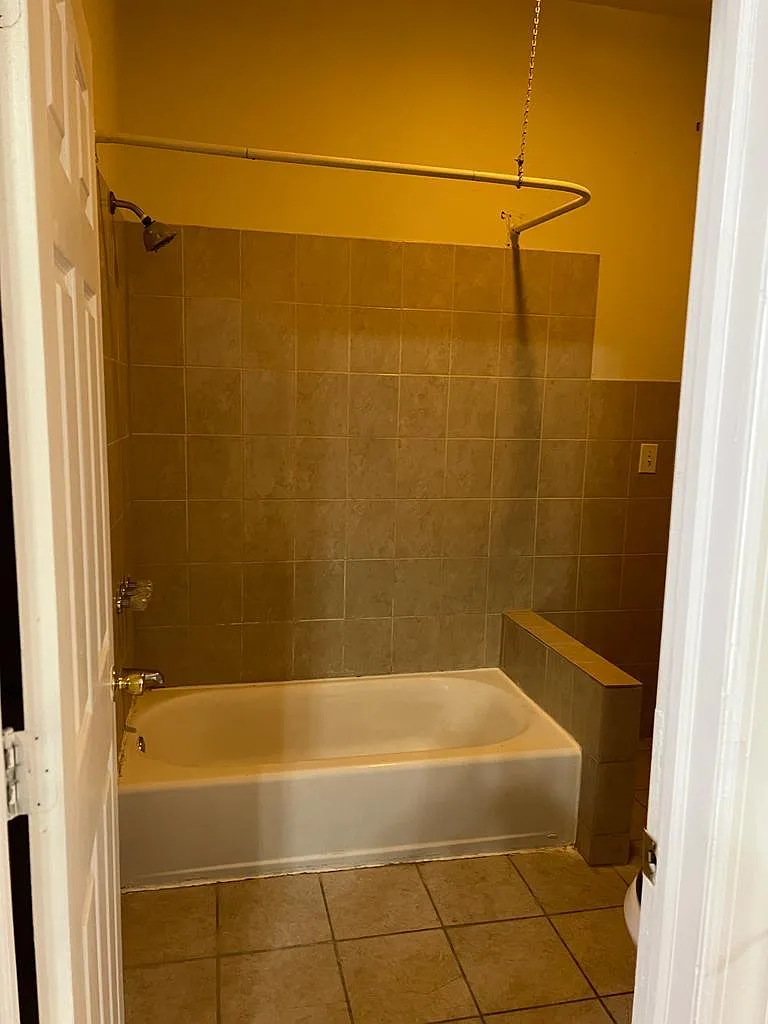 4 bed, 1800 sqft, $2,600 — Photo 1