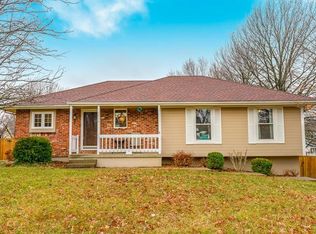 1216 NE Barnes Dr, Lees Summit, MO 64086