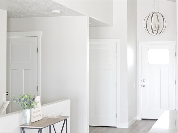 4th image of 1524 Eagle Way