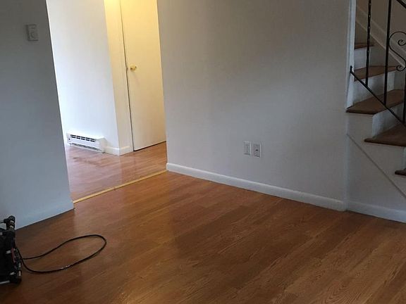 5th image of 8 Malden Ave #8B