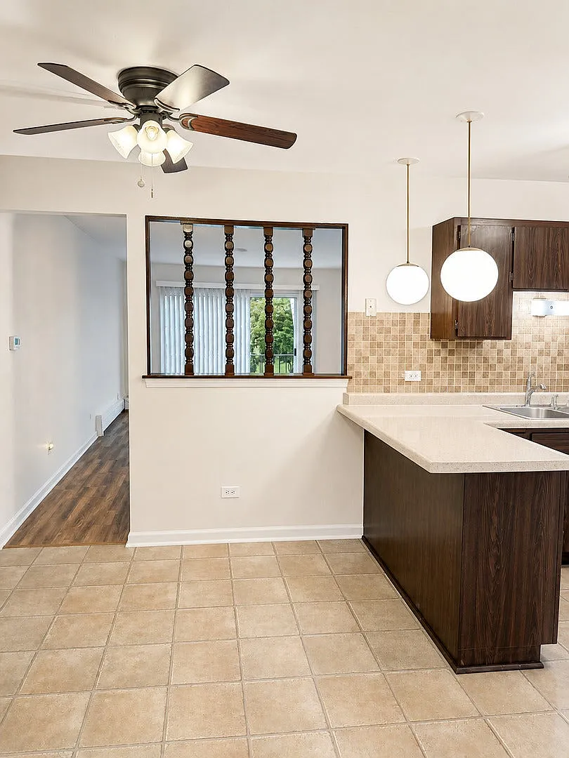 2 bed, 1.0 bath, 800 sqft, $1,650 — Photo 3