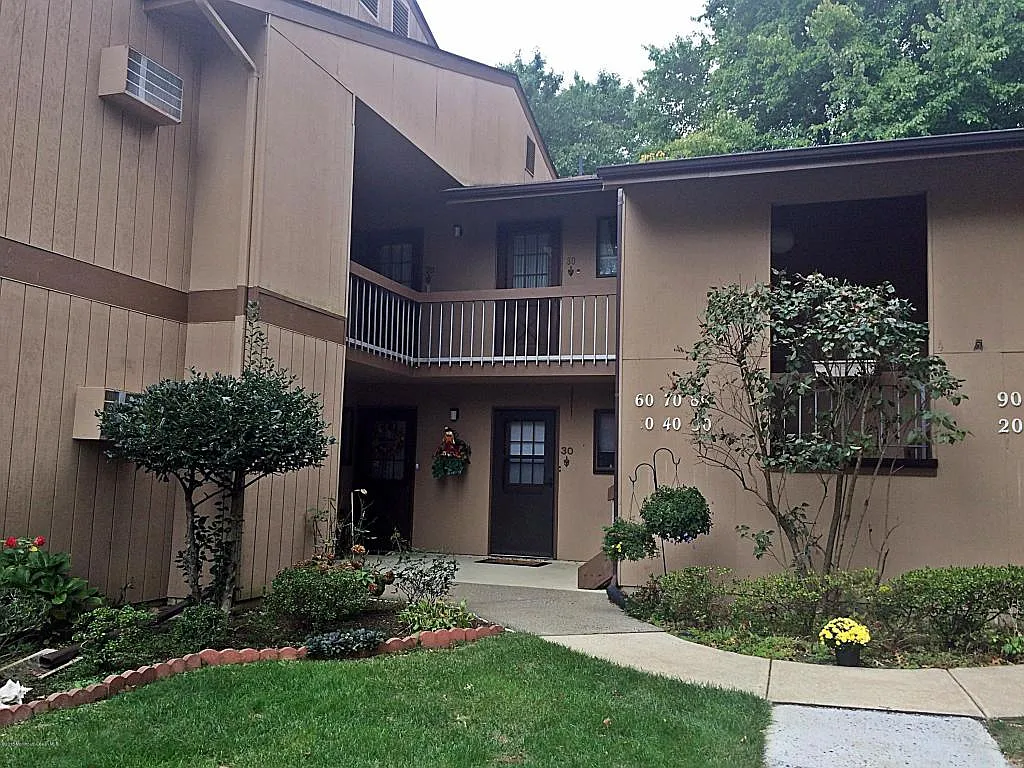 70 Hancock Ct photo 1