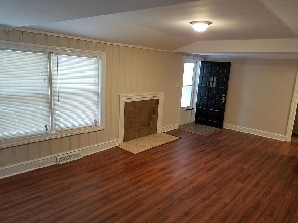 2nd image of 1019 Richard Ave