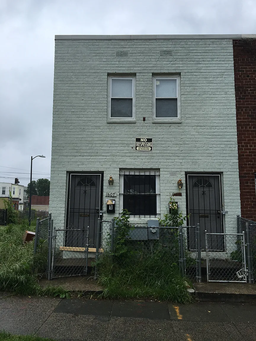 1607 Levis St NE photo 1