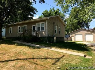 307 Jefferson St, Pawnee, IL 62558