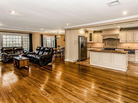 3rd image of 253 Sugar Toms Ln